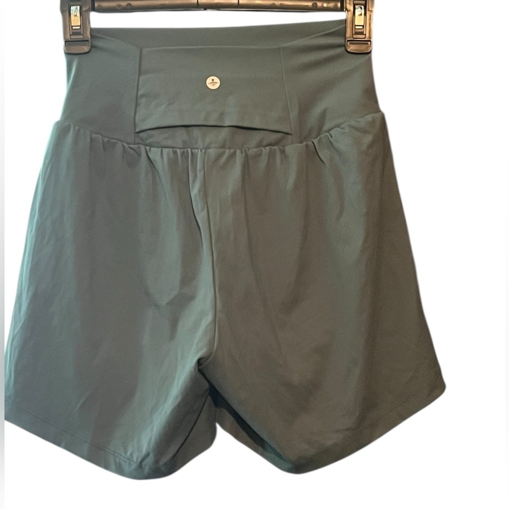 Halara Shorts With Inner Lining - Picture 2 of 3